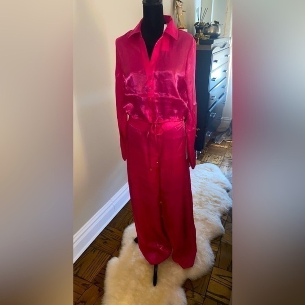 House of Harlow 1960  2 piece  set Magenta gorgeous and super stylish size M NWT